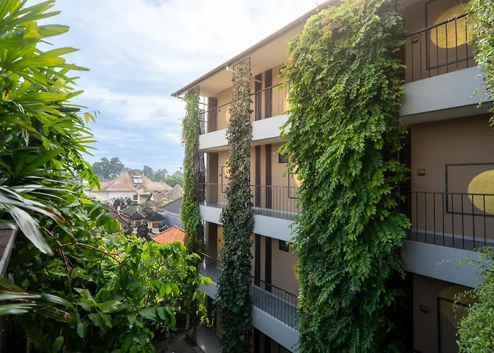 Tanaga Coliving Hotel 3*