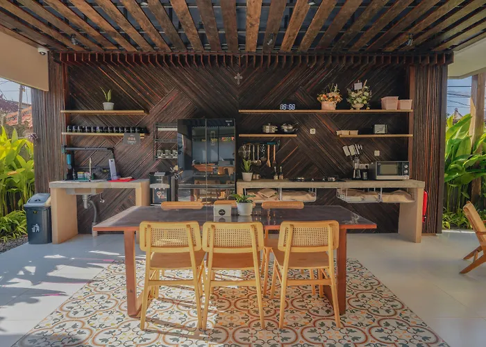 Tanaga Coliving 3* سمينياك